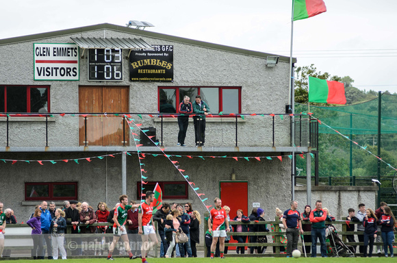 Des Halpenny, Chairman of the Louth County Board, presents the D